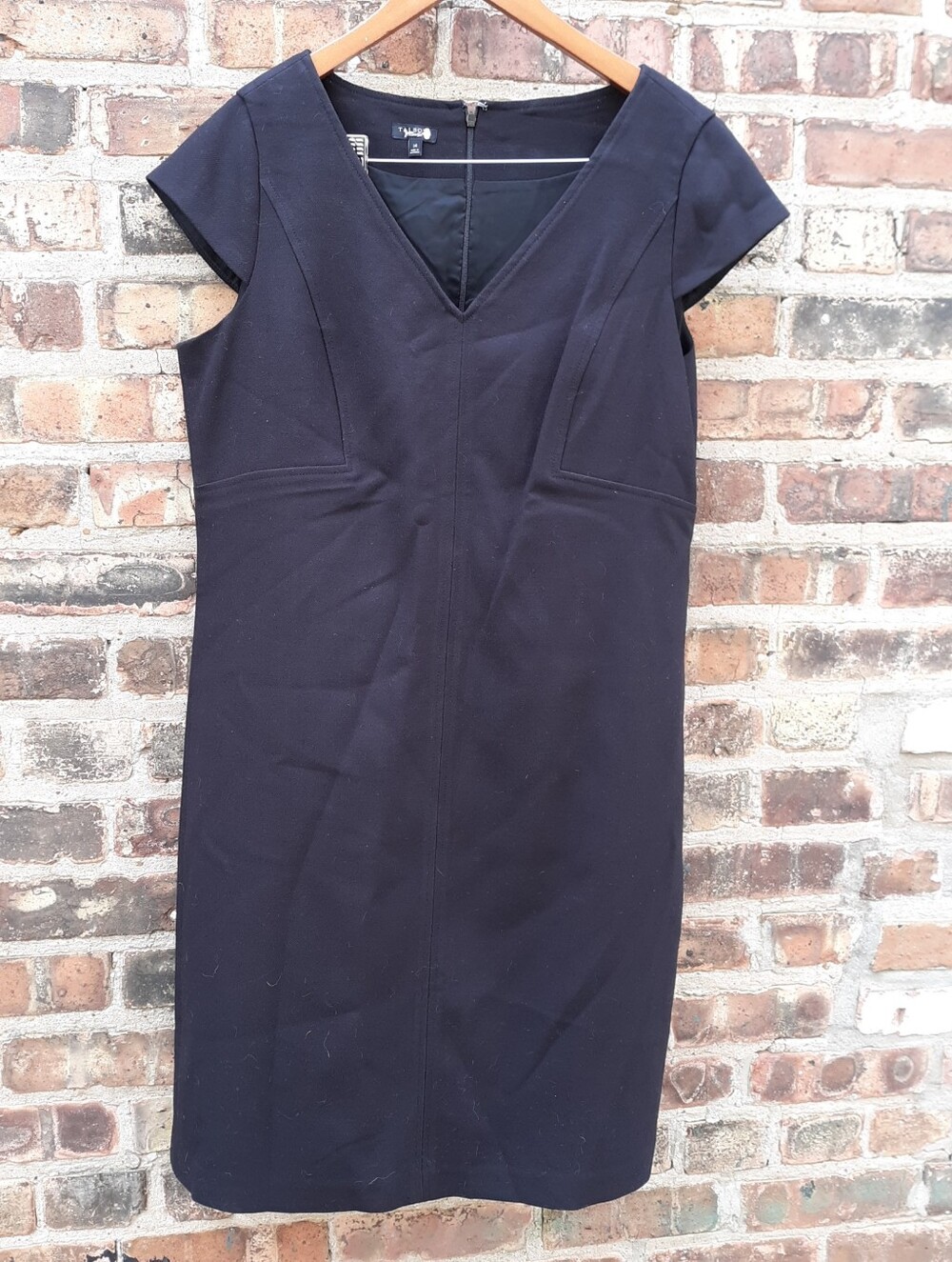 Talbots Black Crepe Sheath Dress 14 V Neck Cap Sleeve Stretch Back Zip